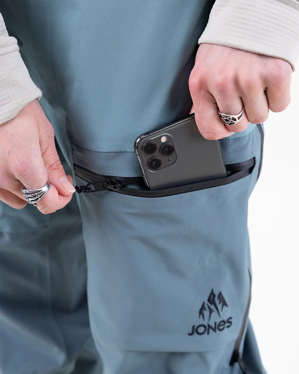 Women’s MTN Surf Recycled Bibs | Jones Women’s MTN Surf Recycled Bibs Jones Snowboards High Performance