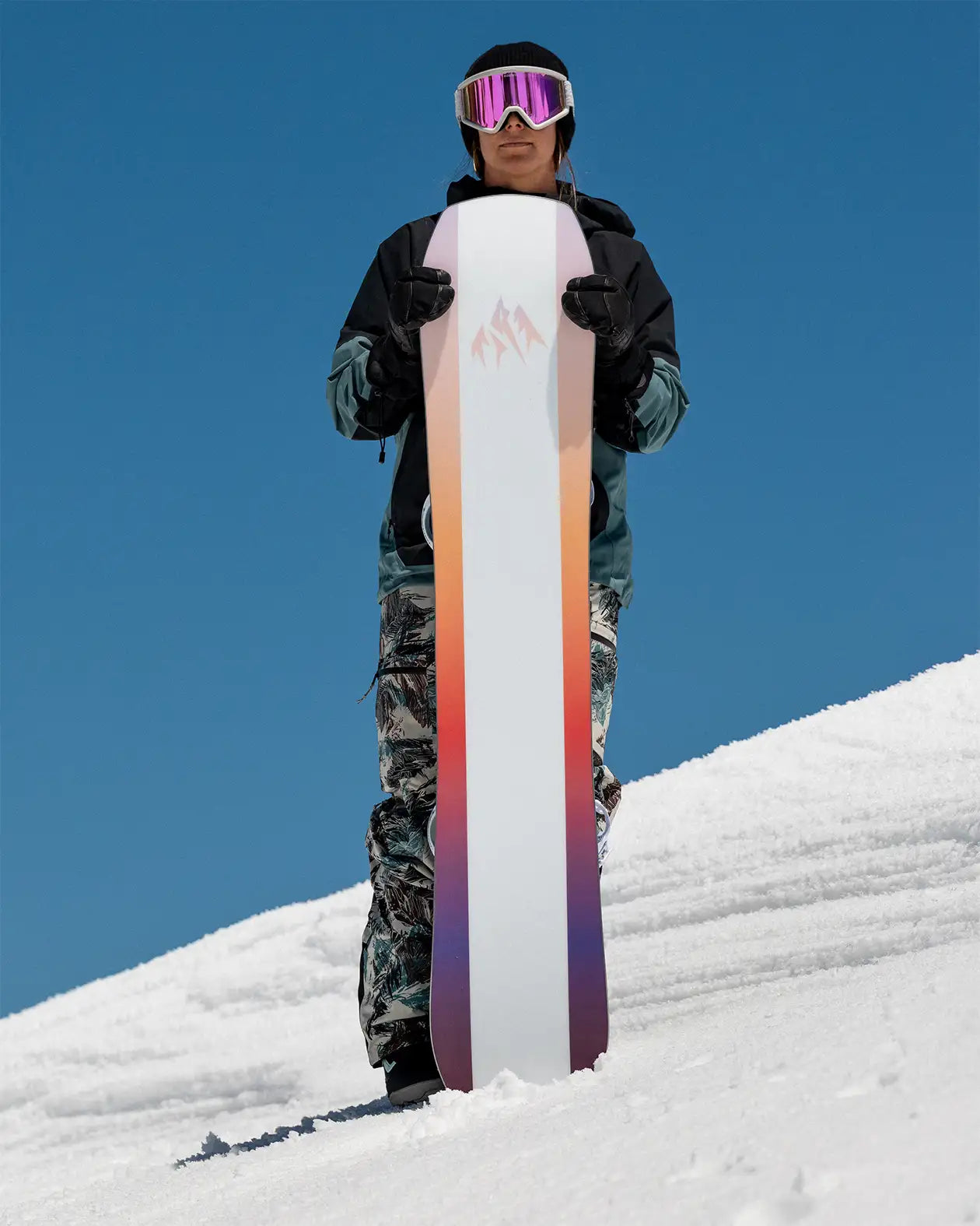 Women's Twin Sister Snowboard | Jones Women's Twin Sister Snowboard Jones Snowboards High Performance