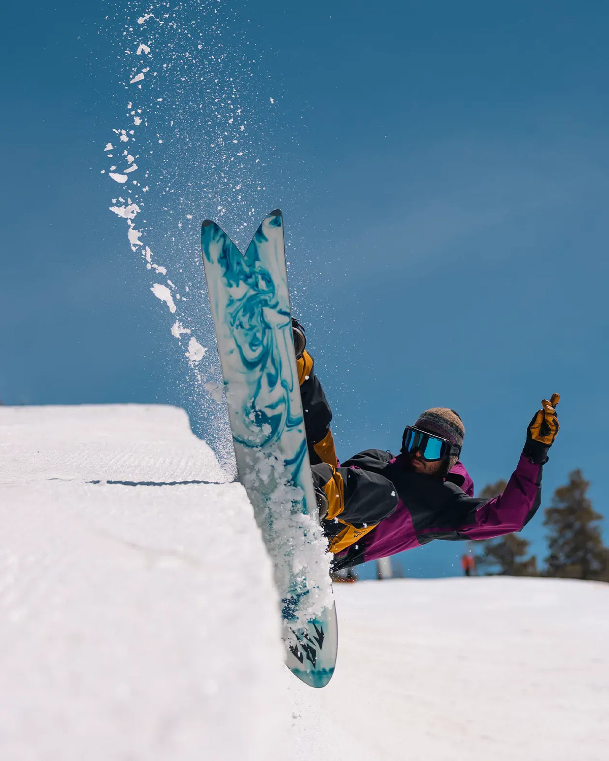 Storm Wolf Snowboard | Jones