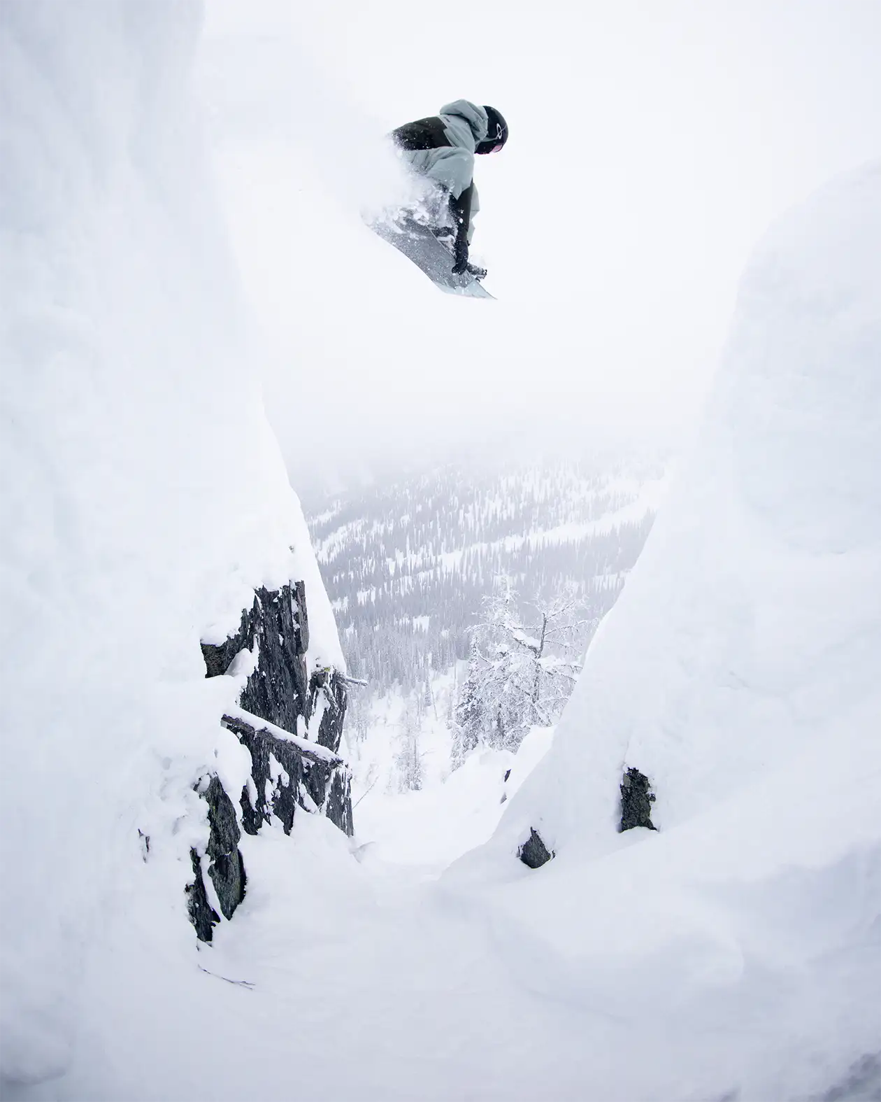 W'S DEEPER GORE-TEX JACKETS 2027 W'S DEEPER GORE-TEX JACKETS 2027 Outerwear Jones Snowboards High Performance